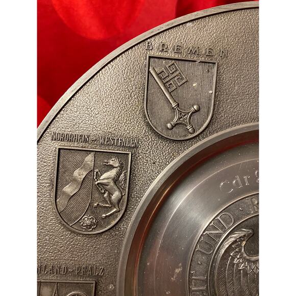 SKS Zinn 1986 Pewter German Commemorative Plate Coat of Arms West Germany EUC - Picture 6 of 16